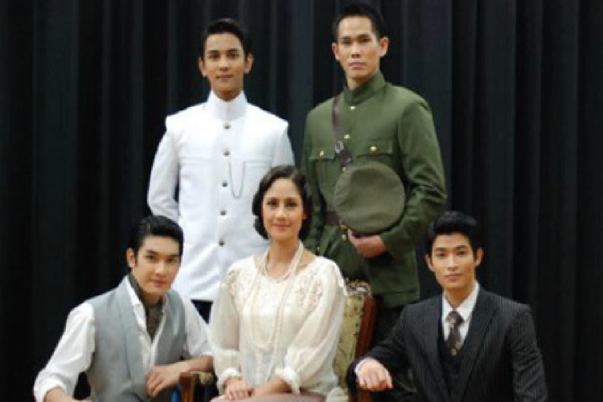 สี่แผ่นดิน เดอะมิวสิคัล เลื่อนการแสดง