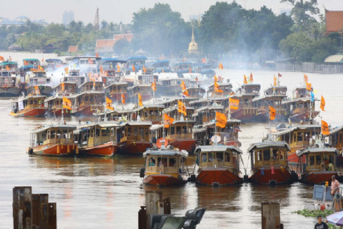 นายกฯปล่อยเรือพันลำดันน้ำลงทะเล