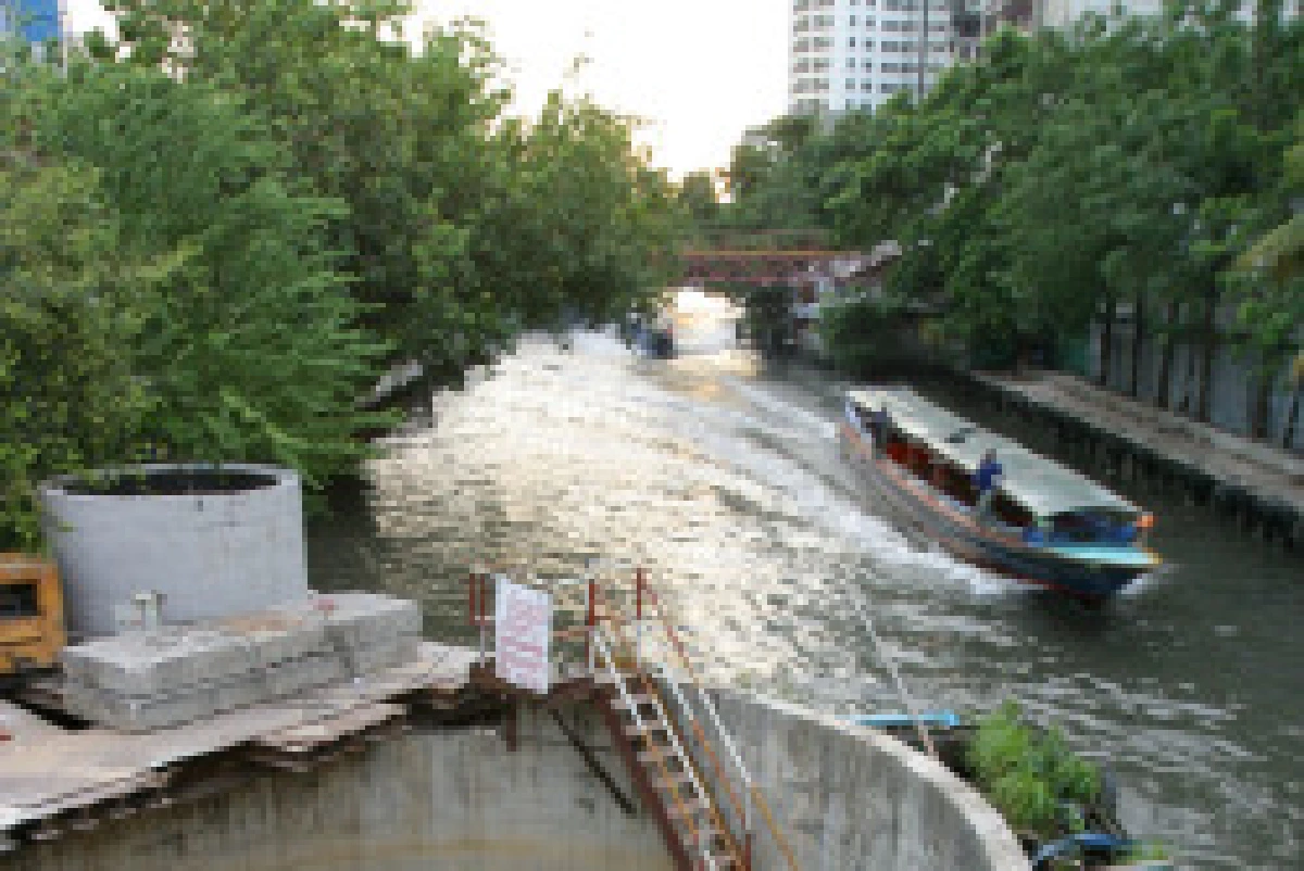 เรือแสนแสบสูญ 3 ล้านช่วงน้ำท่วม