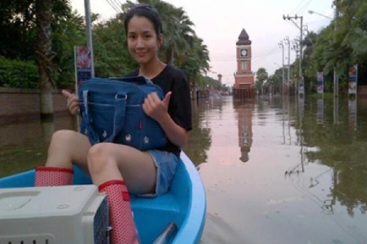 น้ำท่วมบ้านจั๊กจั่น
