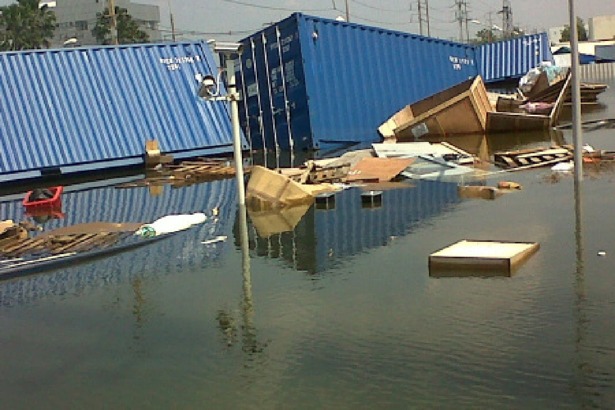 คาดน้ำท่วมนิคมบางกะดีเสียหาย3หมื่นล้าน