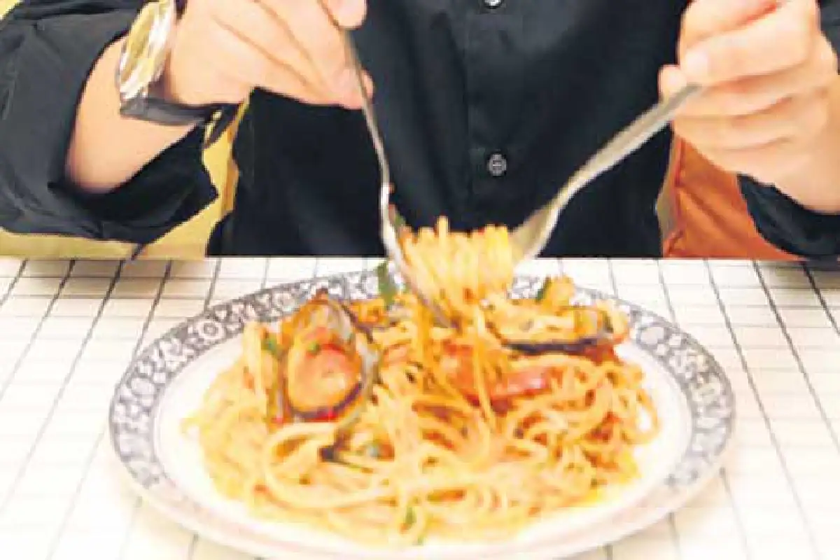 สปาเกตตีซีฟู้ดของ มัลลิกา มาการ์ริต้า