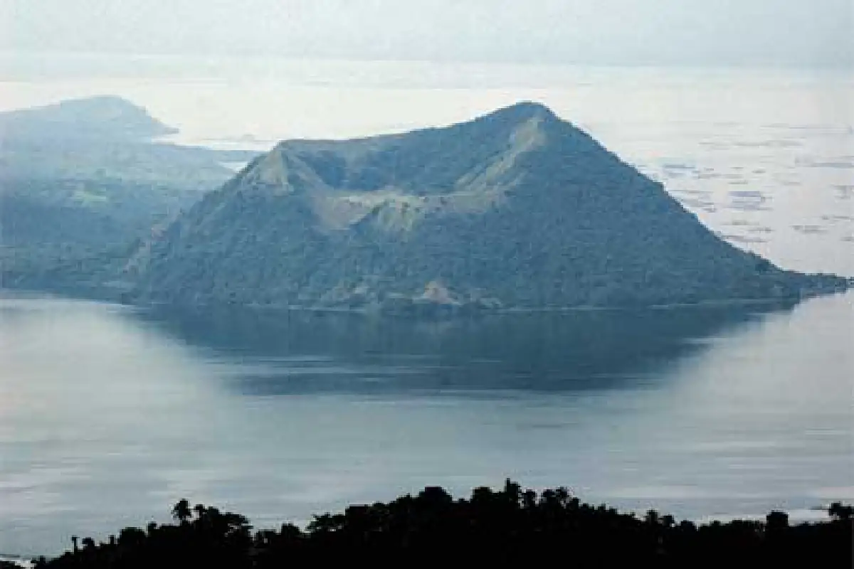 มะนิลา พาเพลิน