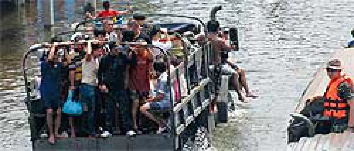 ชาวปทุมนนับหมื่นรออพยพ