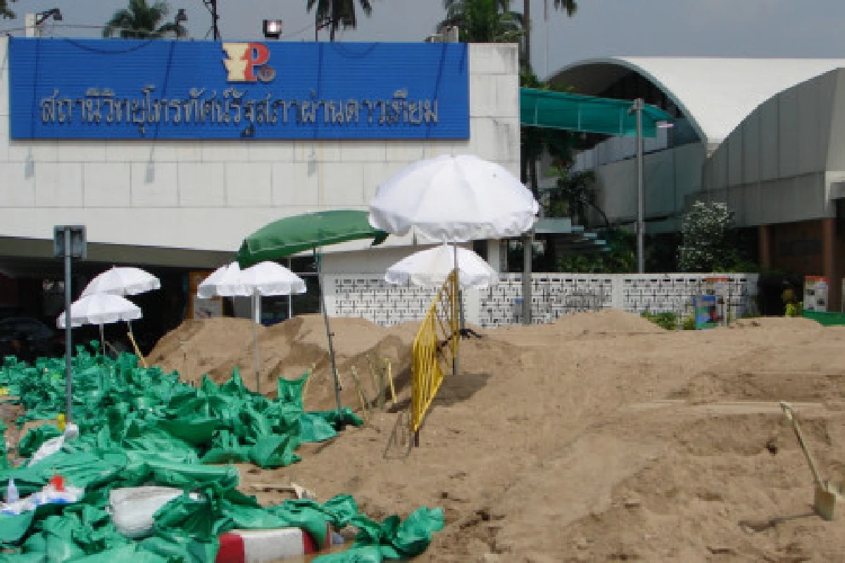 สภาฯนัดประชุมคาดน้ำท่วมไม่กระทบ
