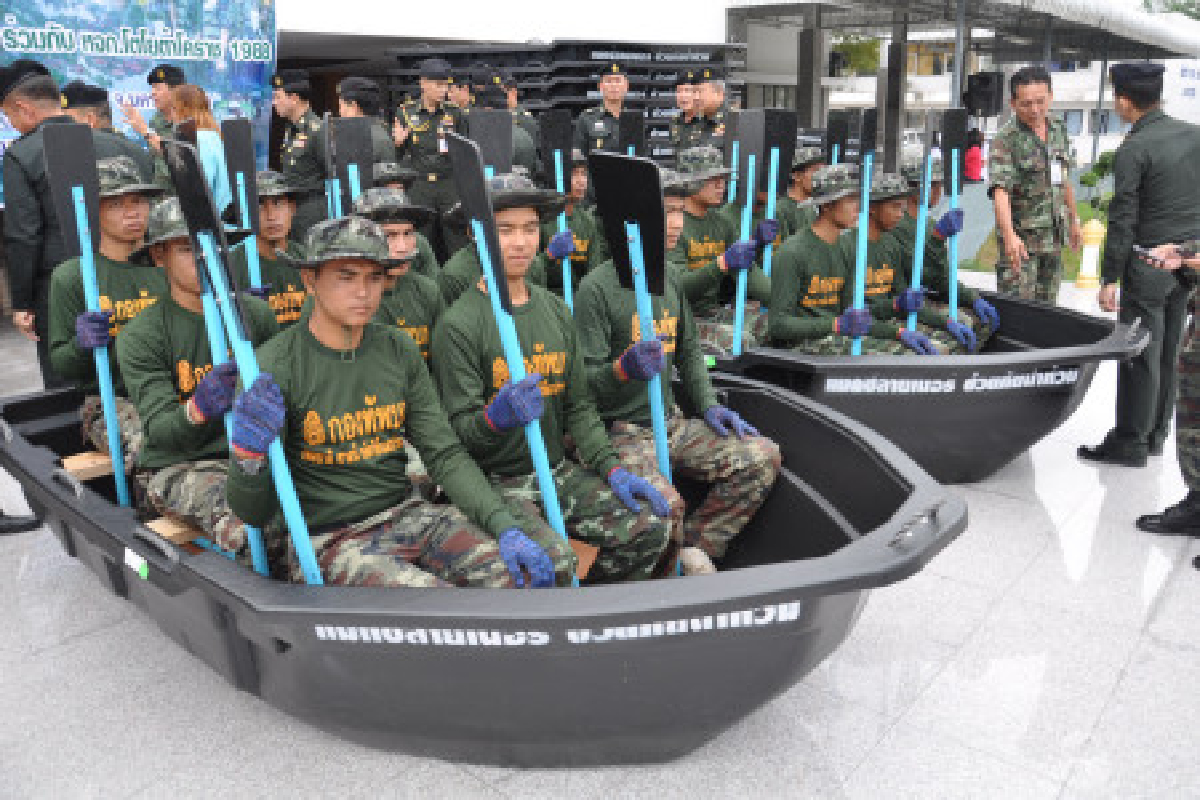 ส่งทหาร5หมื่นช่วยคนกรุงหนีน้ำ ส่งทหาร5หมื่นช่วยคนกรุงหนีน้ำ