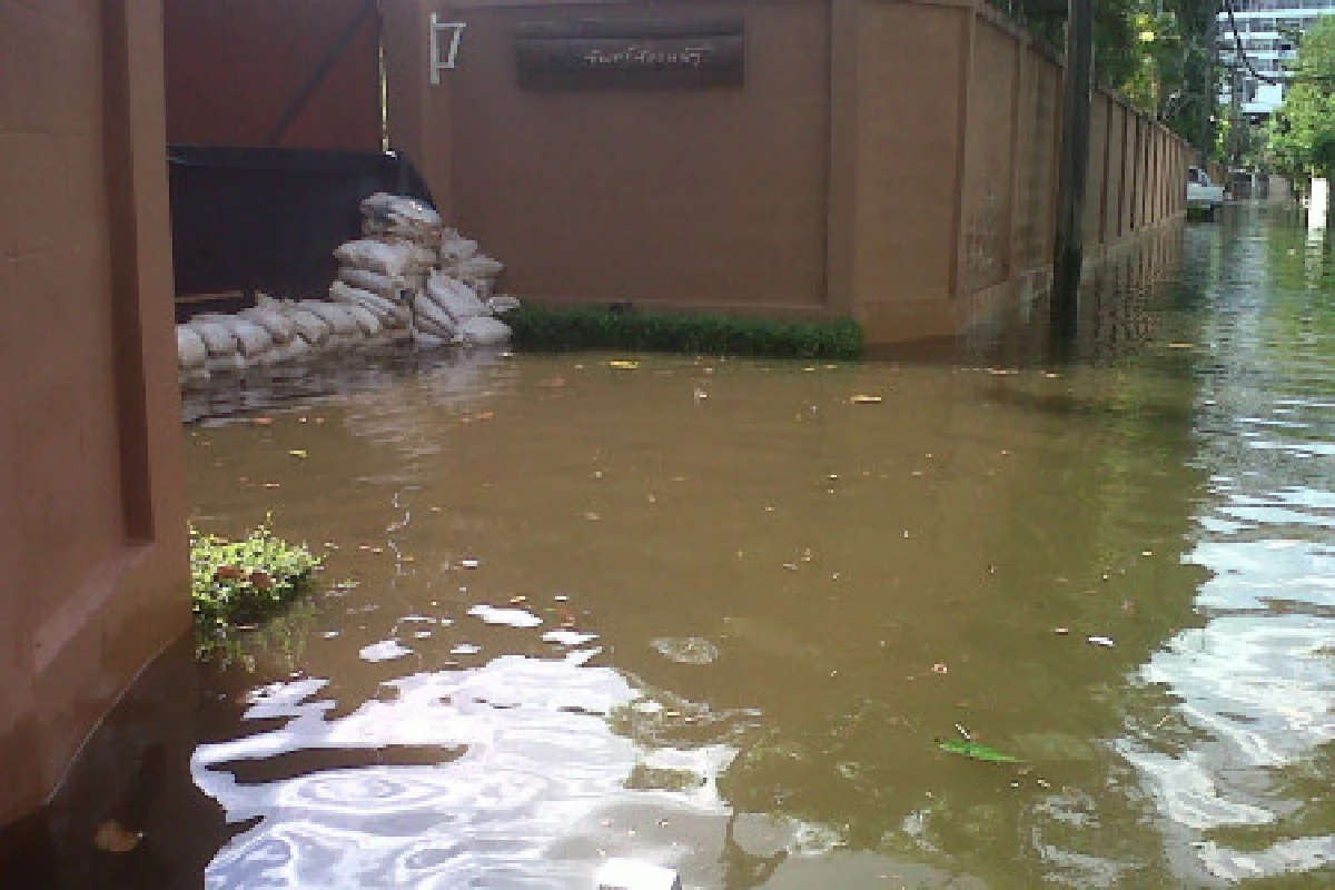 บ้านจันทร์ส่องหล้าน้ำสูงกว่า1เมตร