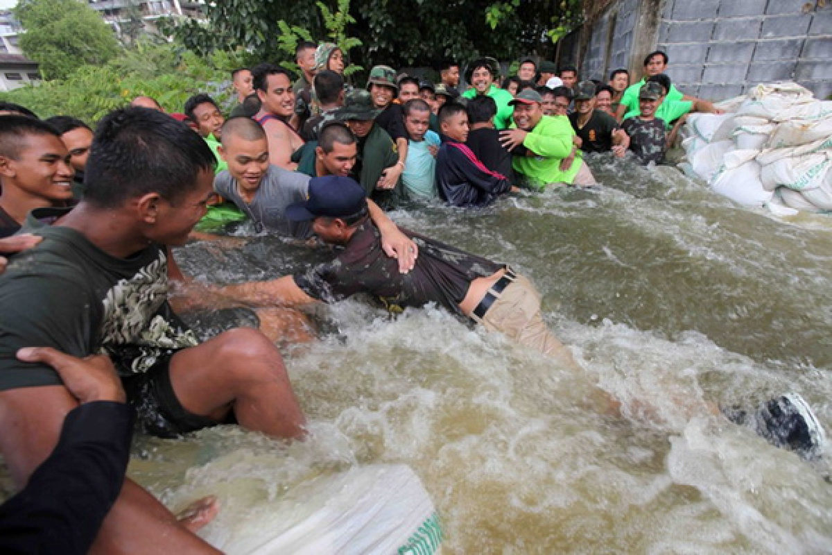 Angry residents complicating flood control