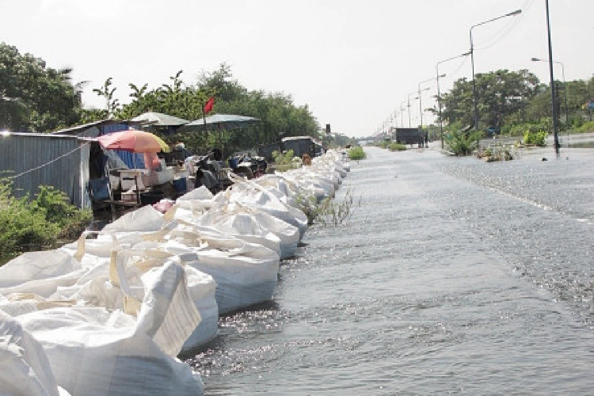 ซ่อมประตูระบายน้ำจุฬาฯใกล้เสร็จ