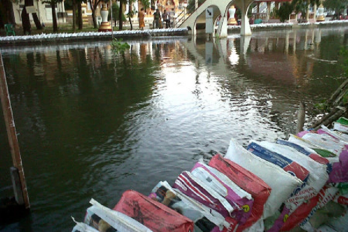 บางชันเฝ้าระวังน้ำยันยังไม่ท่วม