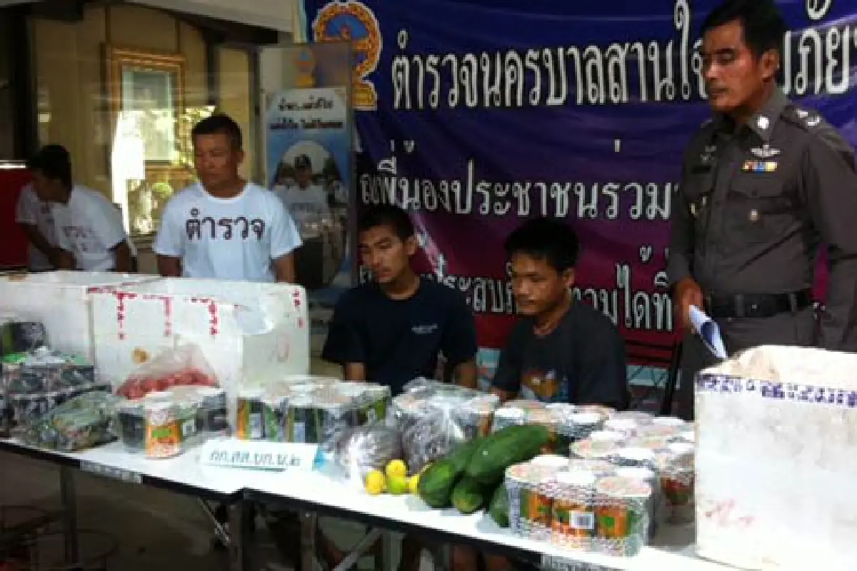 รวบ2หนุ่มขโมย"มาม่า-ไข่เค็ม"ช่วงน้ำท่วม