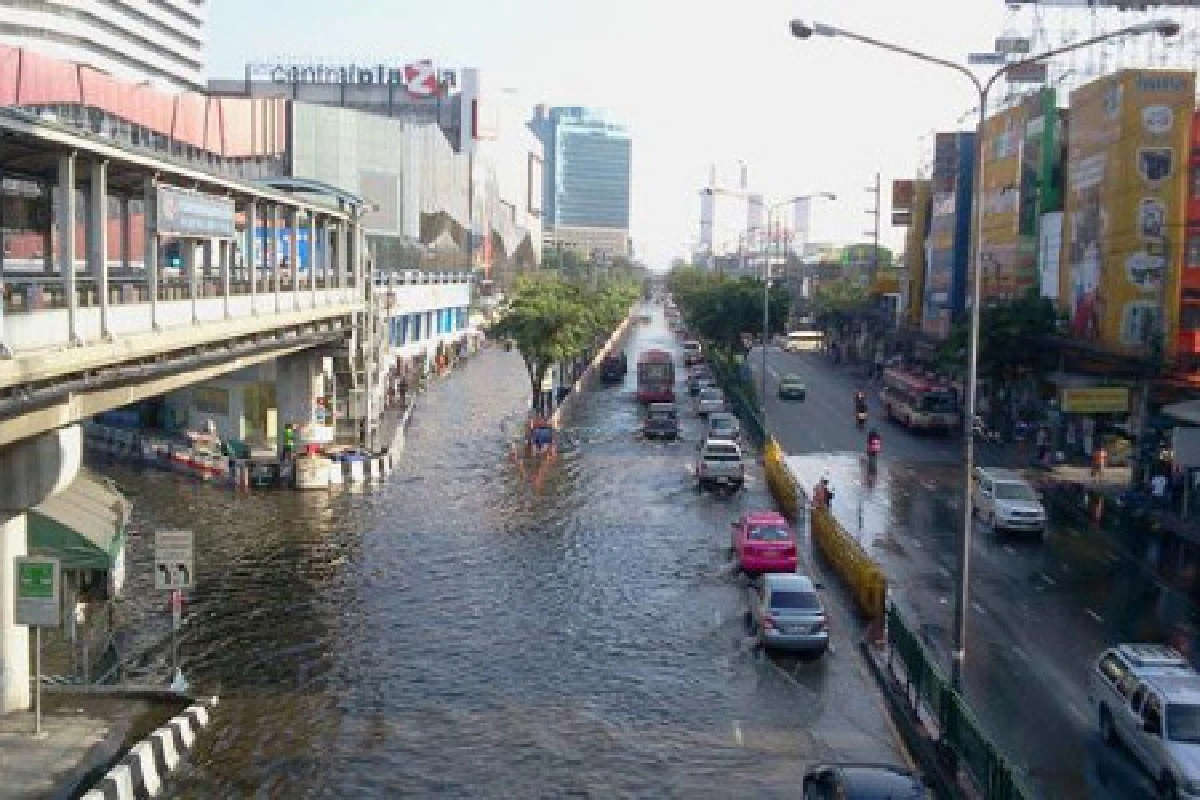 โลตัสลาดพร้าวยังเปิดปกติ