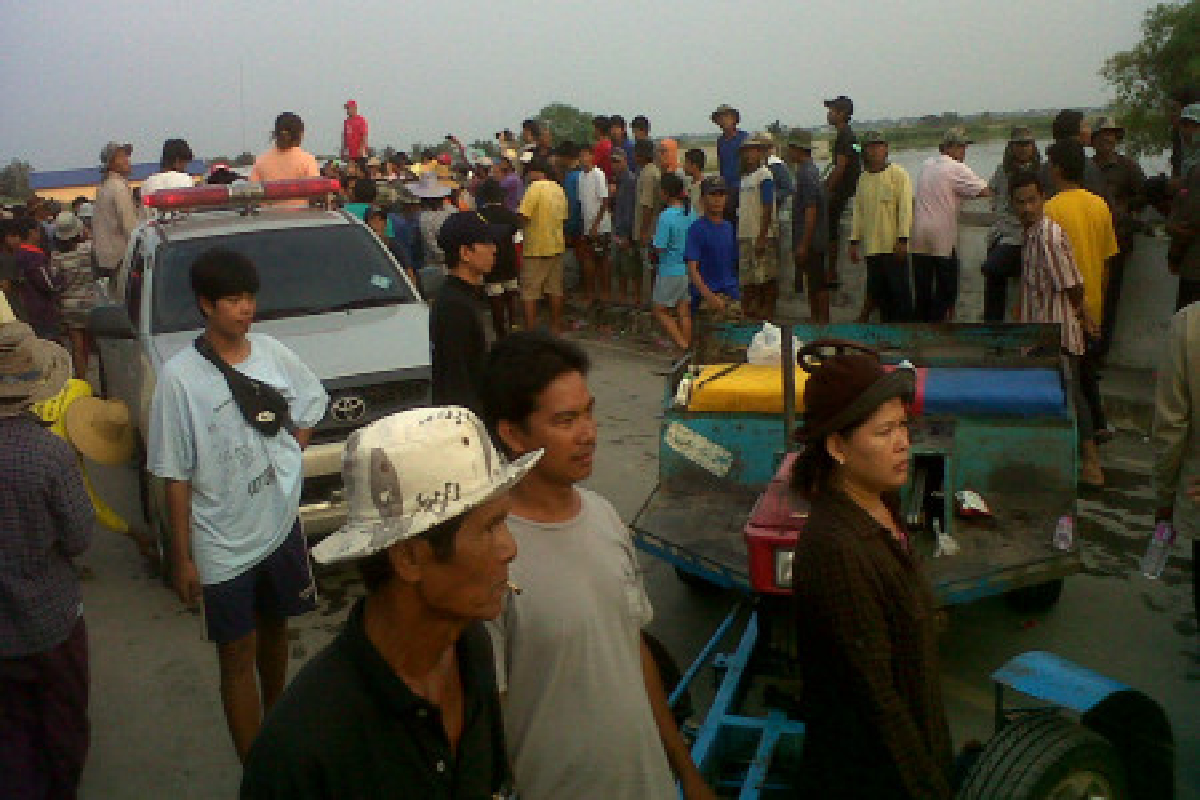 ชาวบ้านฮือพังคันกั้นคลอง10แล้ว ชาวบ้านฮือพังคันกั้นคลอง10แล้ว