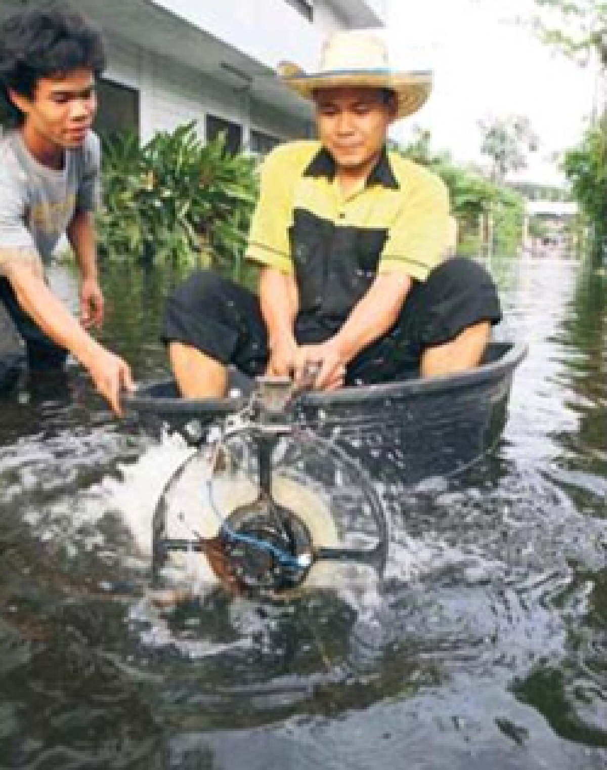Flood situation worsens as crisis becomes political