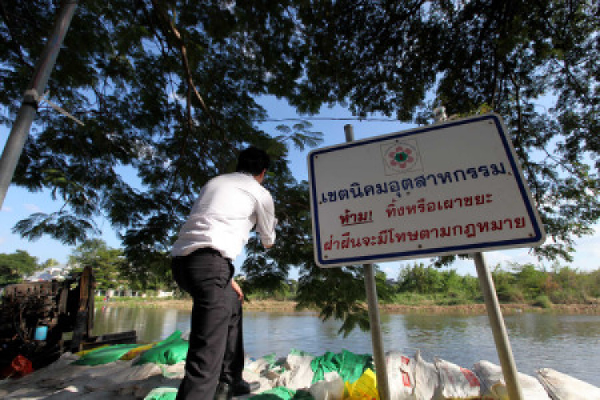 กทม.ประกาศอพยพบางชัน กทม.ประกาศอพยพบางชัน