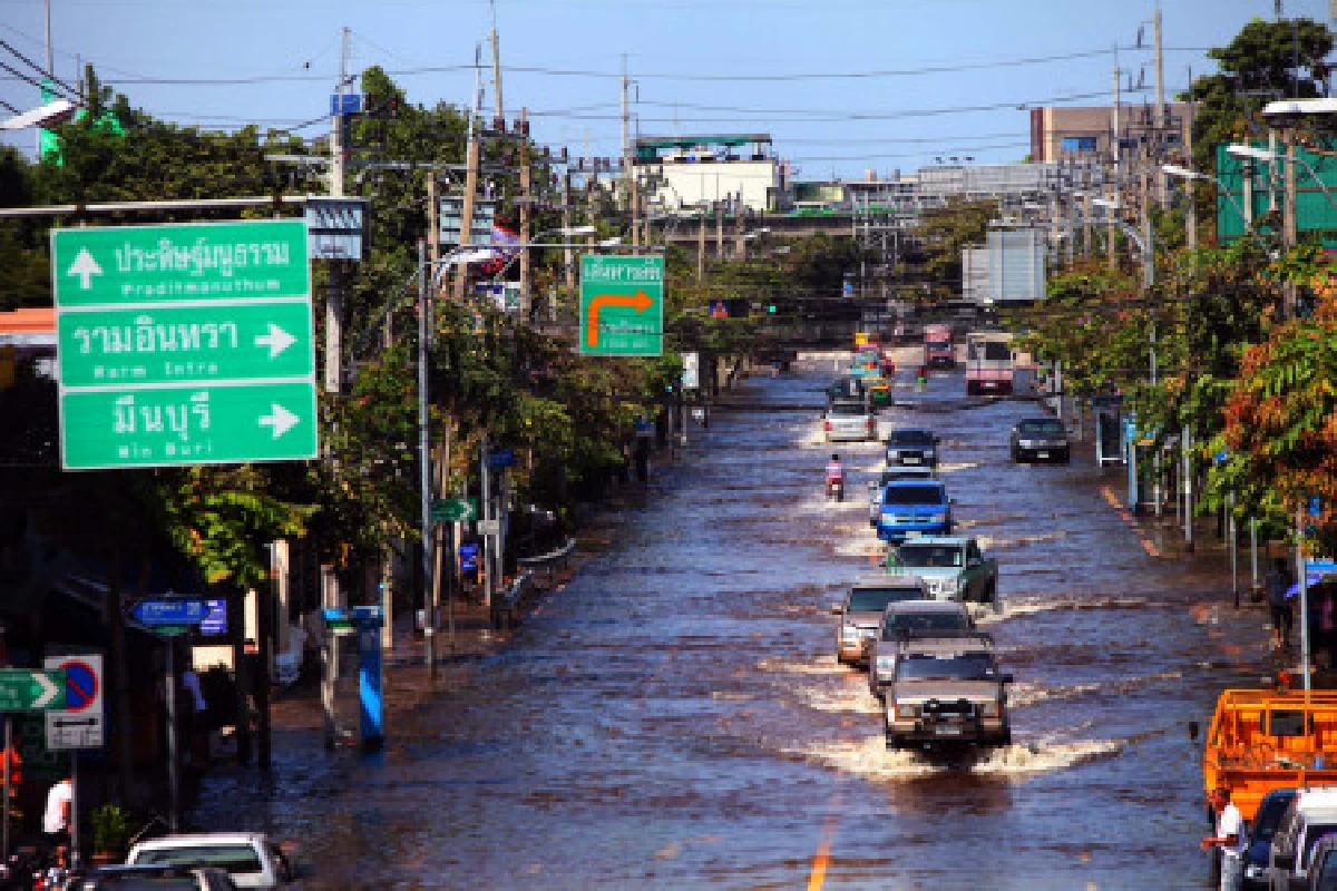 โรงแรมบางนารับทรัพย์คนกรุงหนีน้ำ