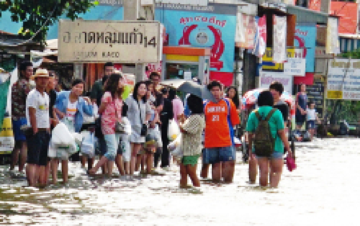 คนลาดหลุมแก้วโวยขาดแคลนรถรับ-ส่ง