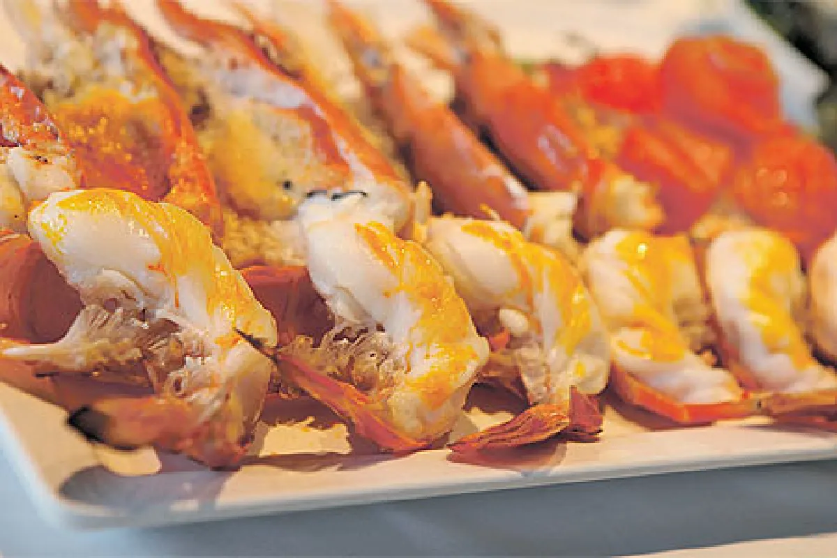 แหลมเจริญซีฟู๊ด ทะเลสดสุดแซบ