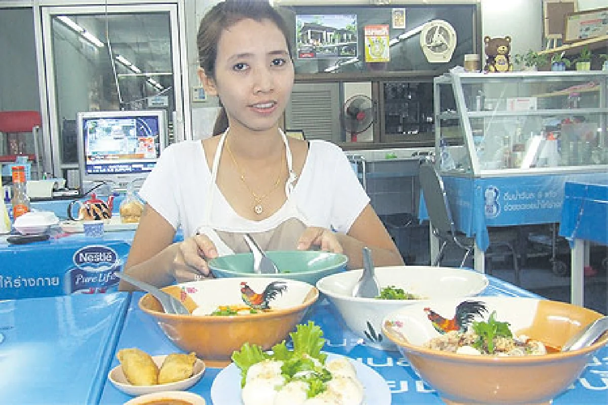 ชิมร้านก๋วยเตี๋ยวลูกชิ้นปลาอันดามัน ภูเก็ต