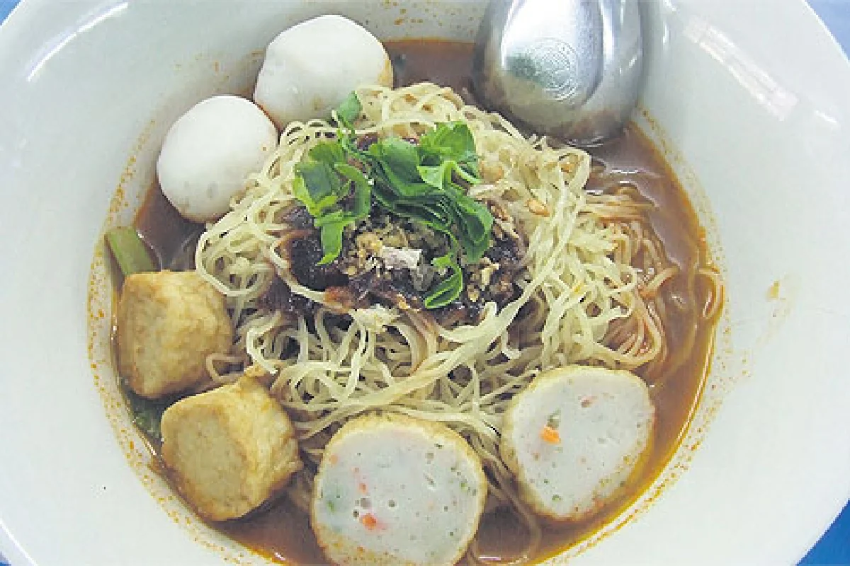 ชิมร้านก๋วยเตี๋ยวลูกชิ้นปลาอันดามัน ภูเก็ต