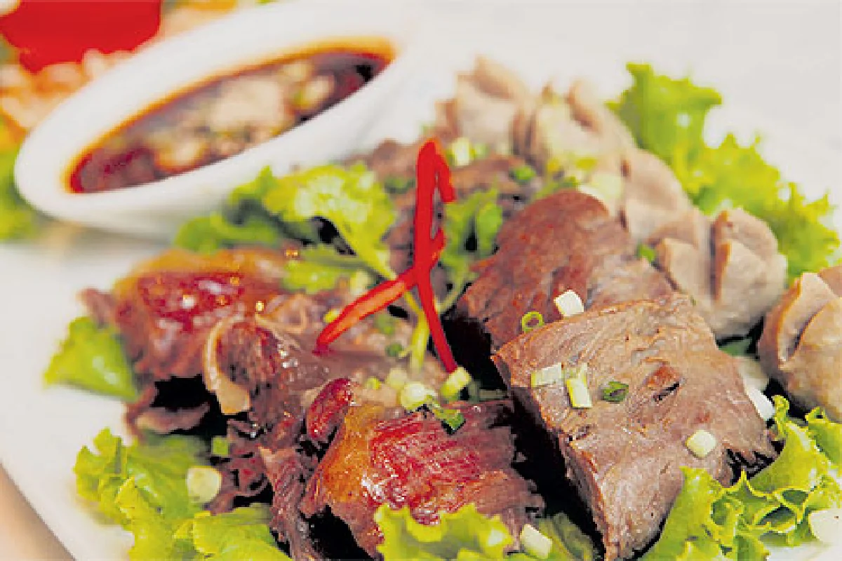 ก๋วยเตี๋ยวเนื้อพันล้าน บิลเลี่ยนบีฟ