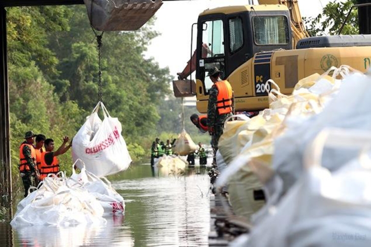 Residents angry over "big bag" barrier