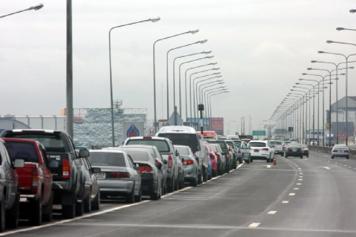 ตร.ขู่จับห้ามตั้งวินจยย.บนโทลเวย์