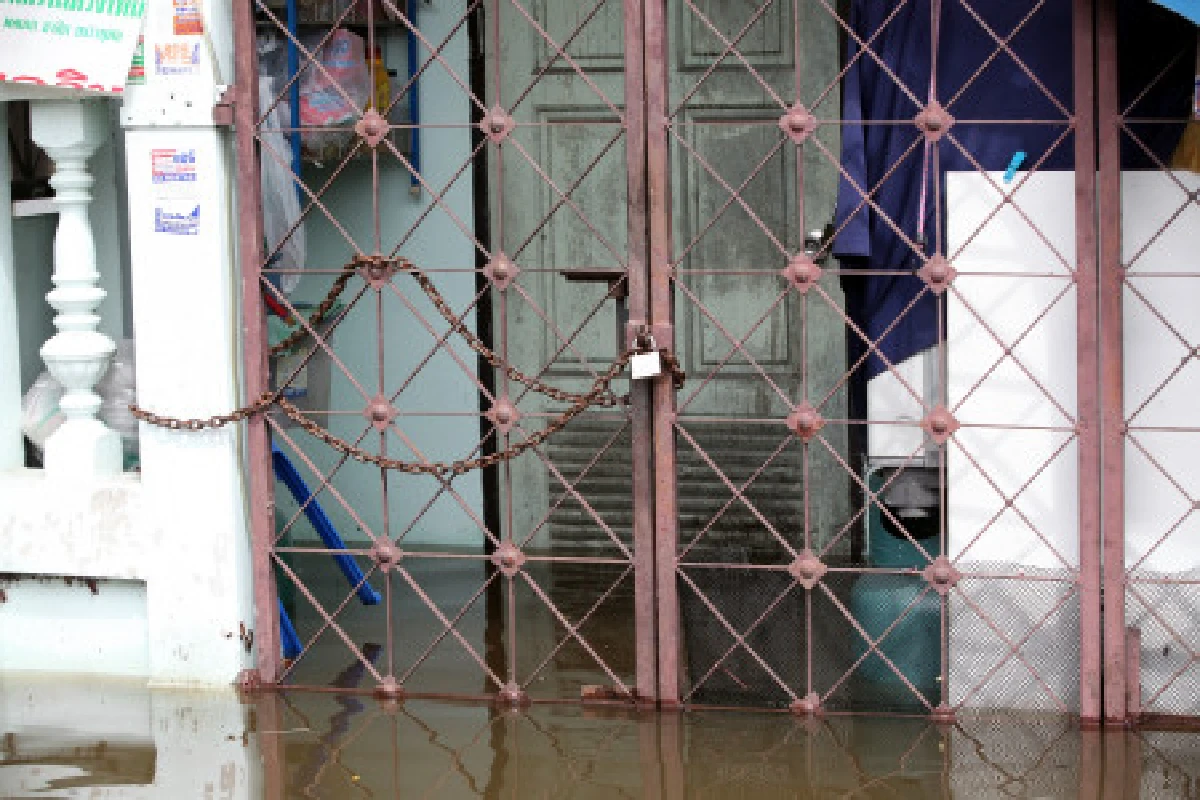 เคหะธนฯพระราม2น้ำท่วมสูงต่อเนื่อง