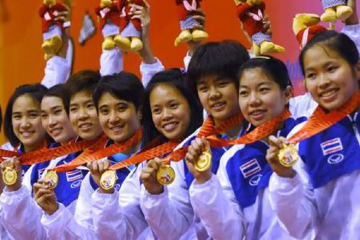 แบดทีมหญิงไทย คว่ำเจ้าภาพคว้าทอง