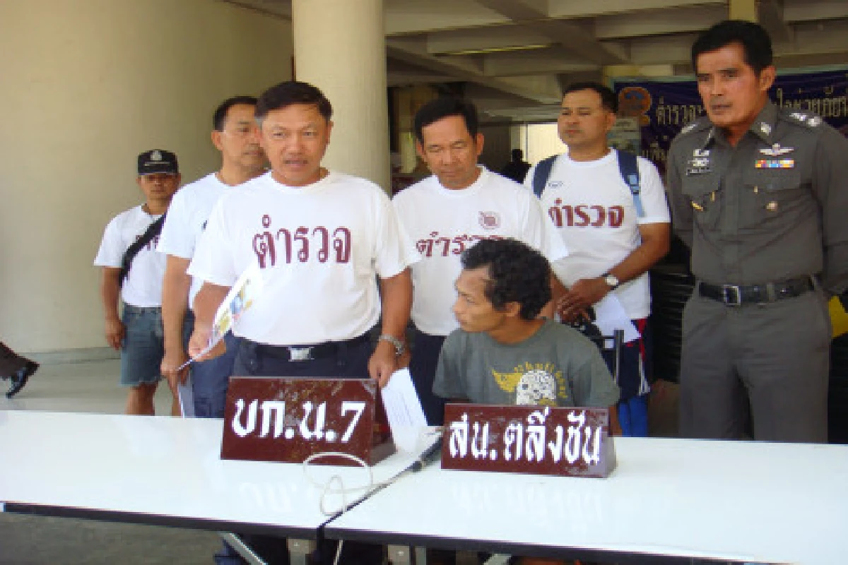 รวบหนุ่มลอบฉกเรือผู้ประสบภัย