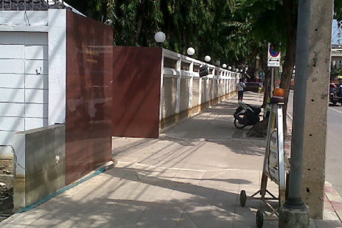 จรัญฯหลายซอยยังท่วม-หน้าบ้านเติ้งแห้ง