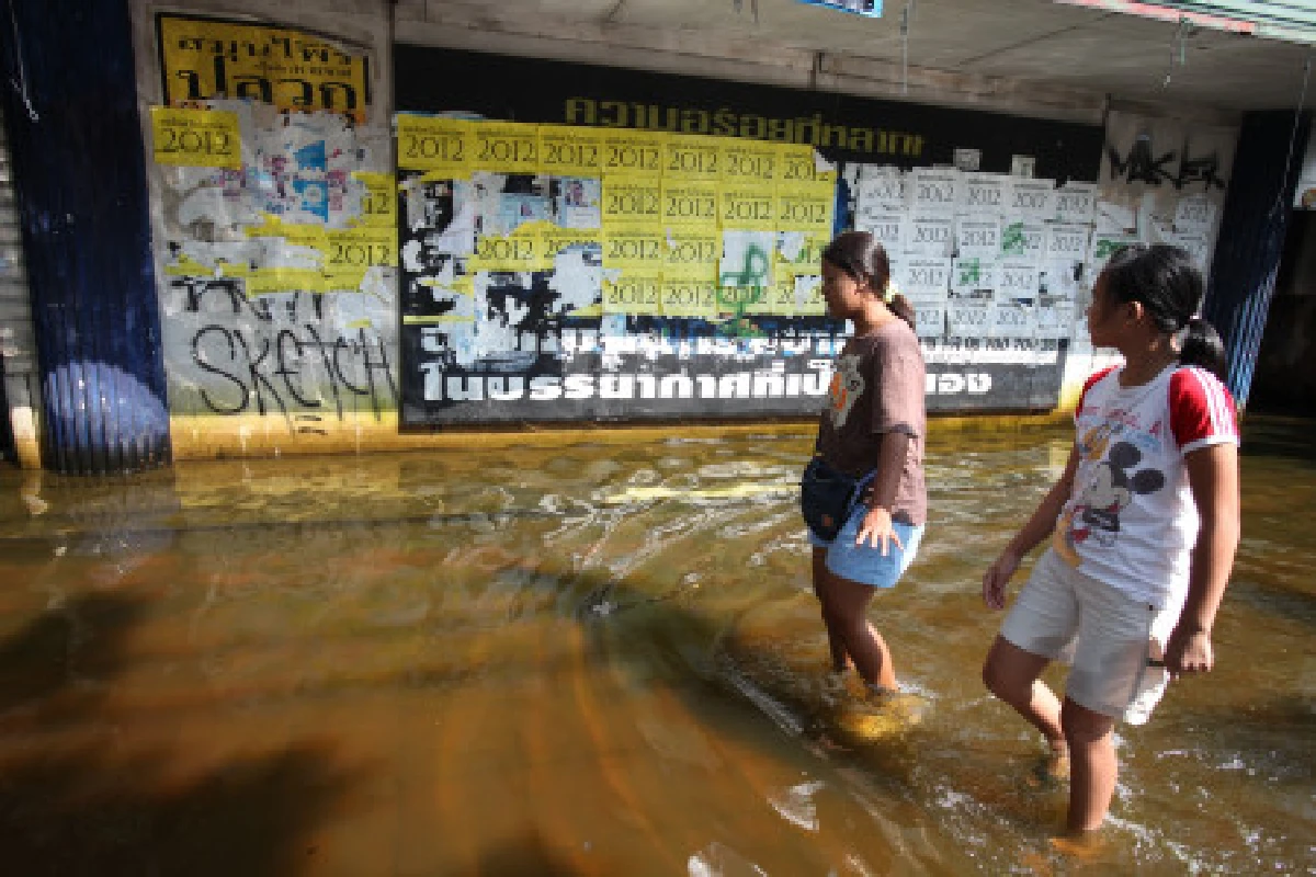 หน้าเดอะมอลล์บางแคน้ำลดเหลือ50ซม.