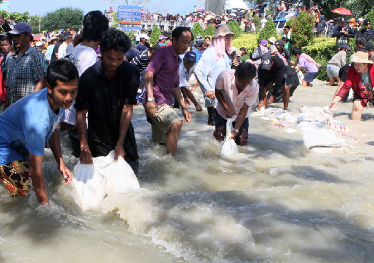 Confrontation at Khlong Hok Wa