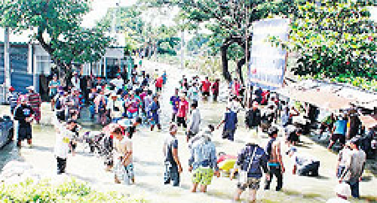 รื้อคันคลองหกวาน้ำทะลักกรุง4ล้านลบ.ม. บางกะปิ วังทองหลาง มีนบุรี อ่วม