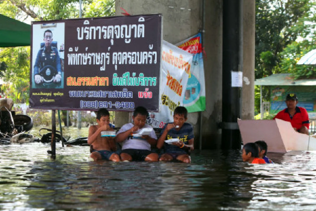 เปิดประตูทวีวัฒนาเพิ่ม-ระบายน้ำเมืองนนท์