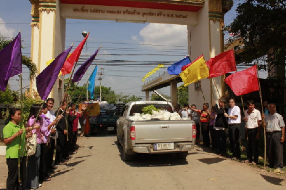 คนอิสานจัดคาราวานช่วยน้ำท่วม คนอิสานจัดคาราวานช่วยน้ำท่วม