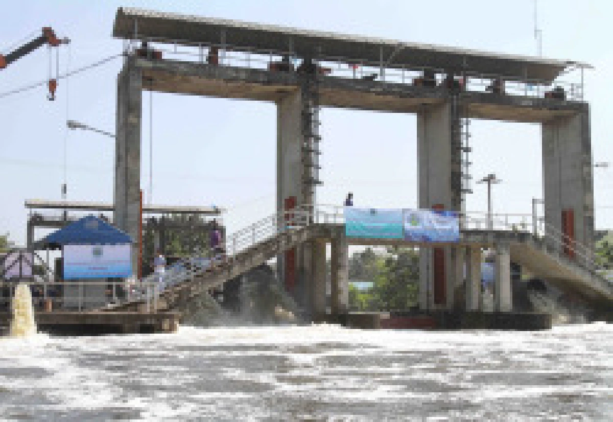 เปิดประตูมหาสวัสดิ์70-80ซม.ระบายนนทบุรี