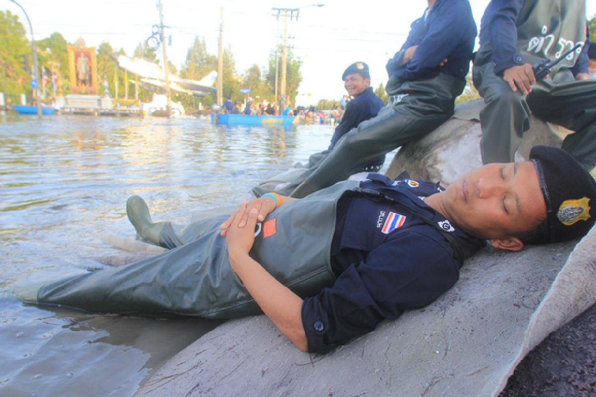 Flood management controversy