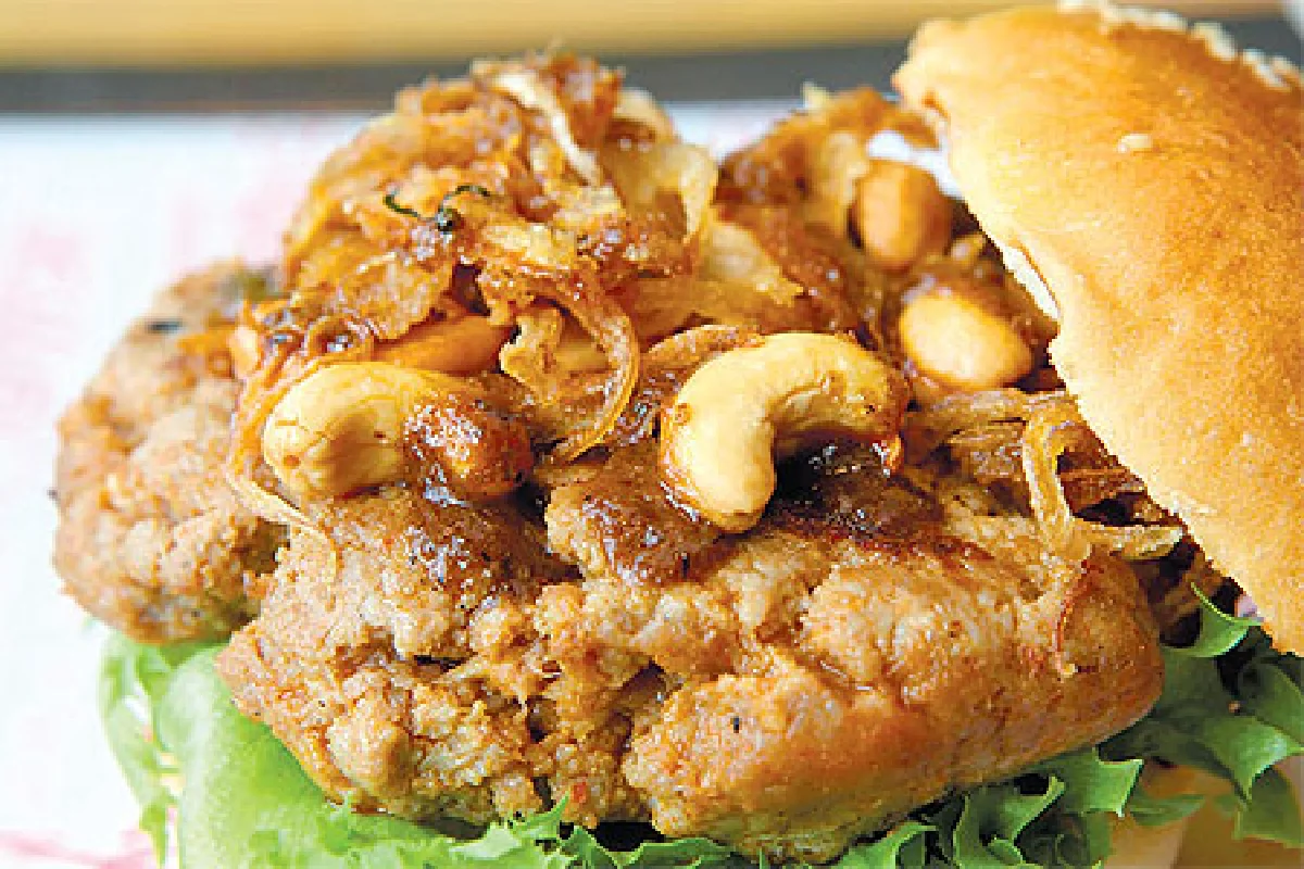 เบอร์เกอร์ไม่ธรรมดา อร่อยแรงงงงส์แซงโค้ง