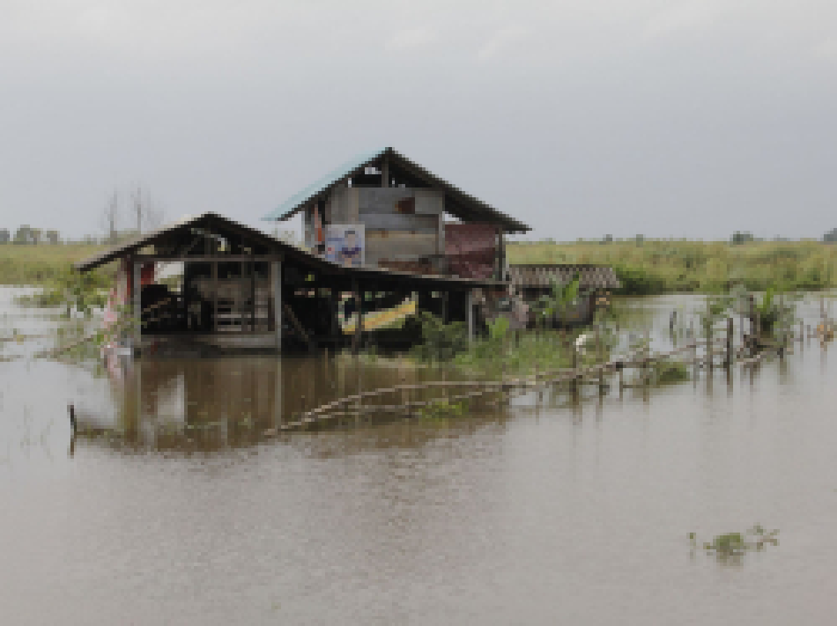 นราฯวิกฤตแม่น้ำ3สายหลักล้นตลิ่ง