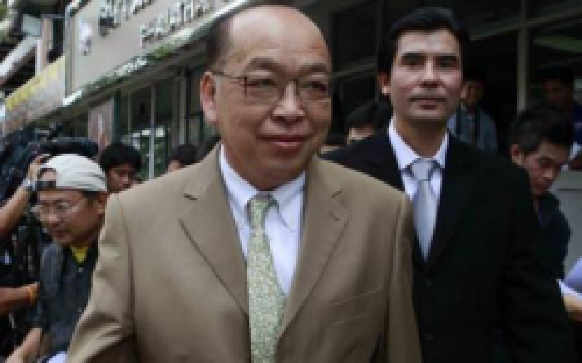 สุรพงษ์เตรียมคืนพาสปอร์ตให้ทักษิณปีใหม่