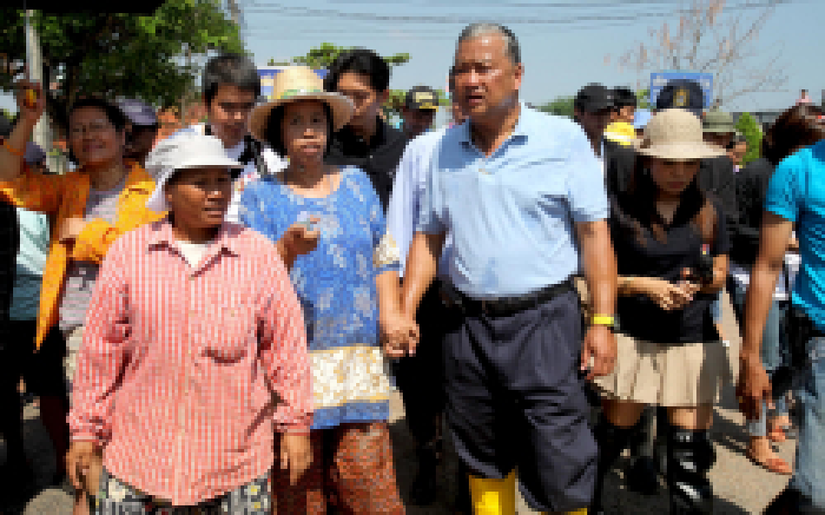 สุขุมพันธุ์ลั่นก่อนสิ้นปีถนนสายหลักแห้ง