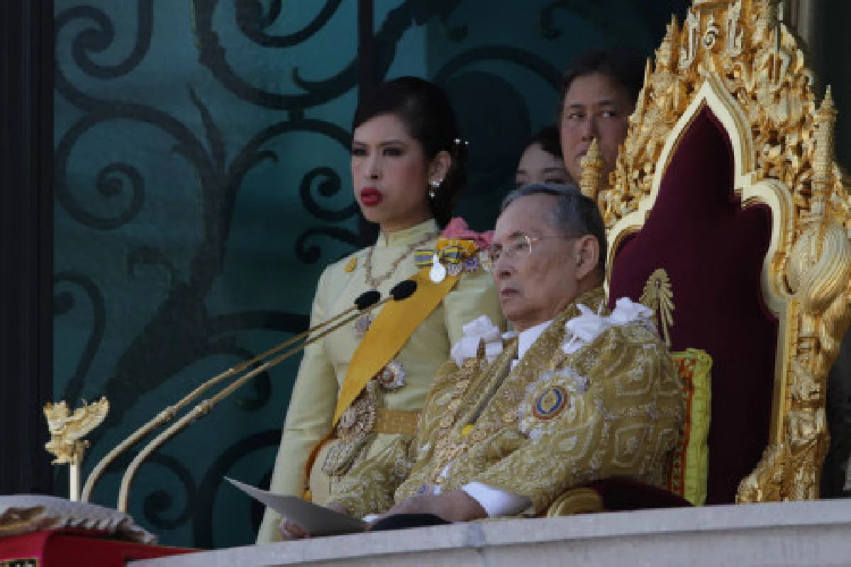 ในหลวงรับสั่งให้ทุกฝ่ายร่วมมือช่วยน้ำท่วม