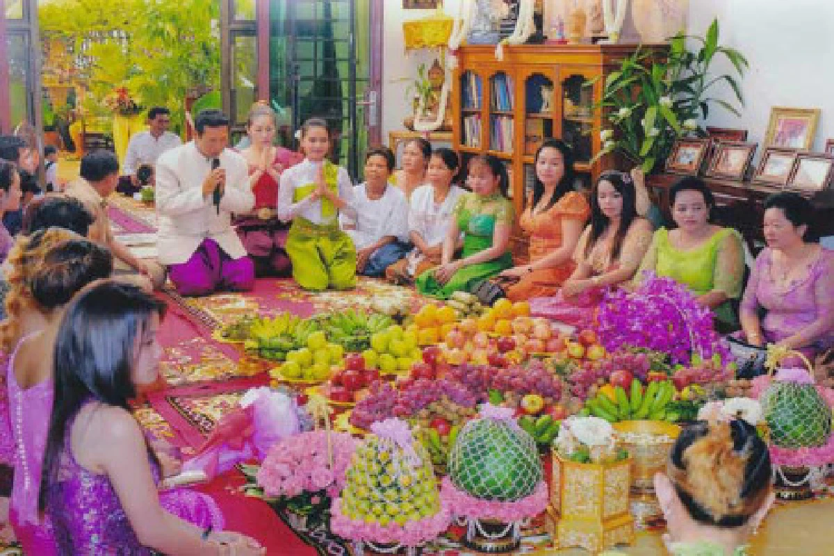 เจ้าหญิงเขมรเสกสมรสนักร้องหนุ่มสามัญชน