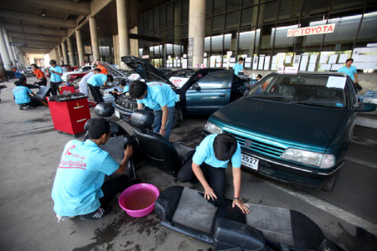 ตรึงแบต-ยางรถช่วยน้ำท่วม ตรึงแบต-ยางรถช่วยน้ำท่วม