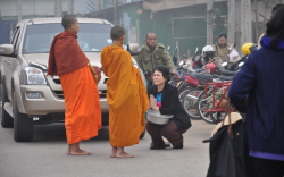 พระสงฆ์น่านขาดเครื่องกันหนาว