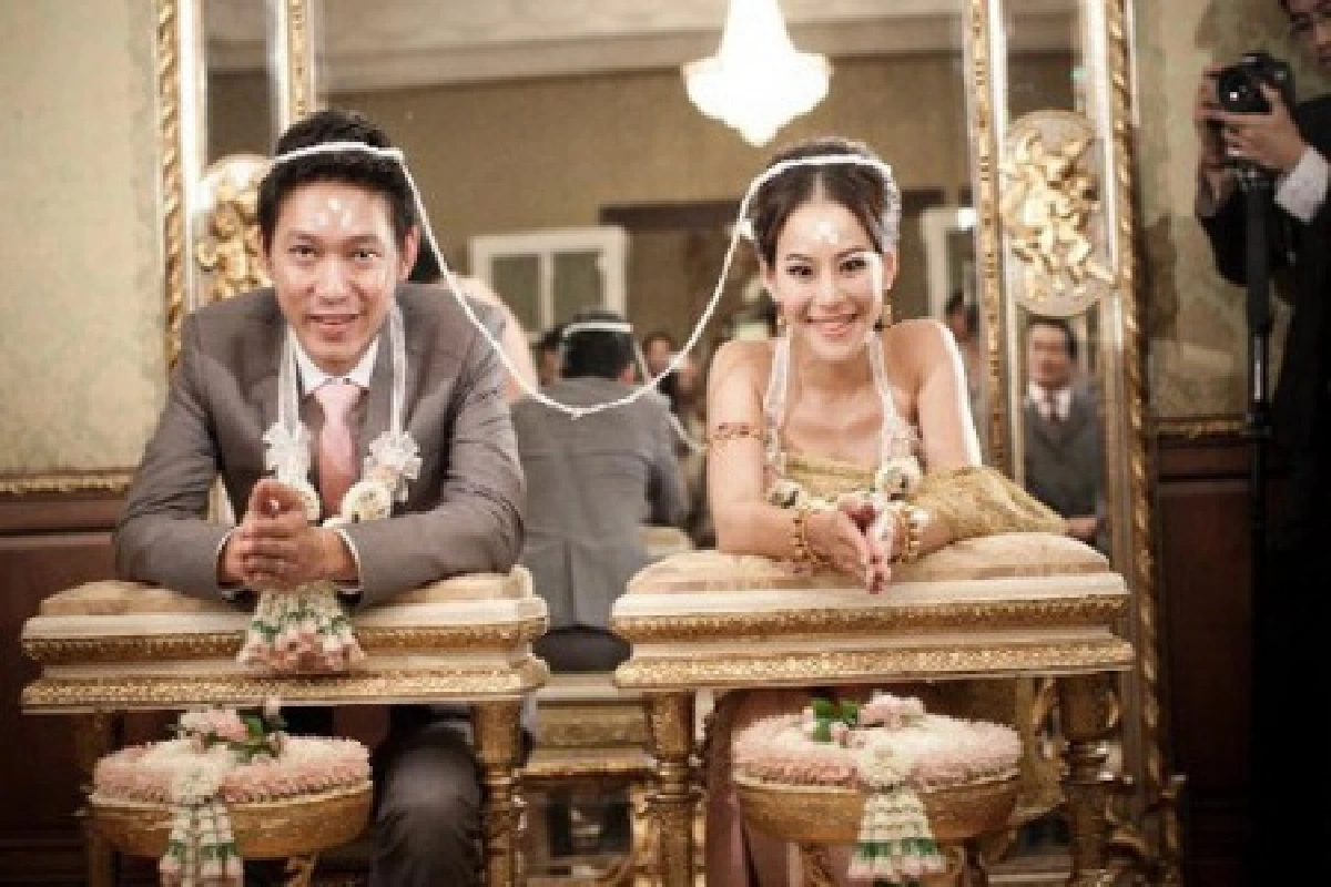 หนิงจูงมือทายาทตลาดยิ่งเจริญลั่นระฆังวิวาห์