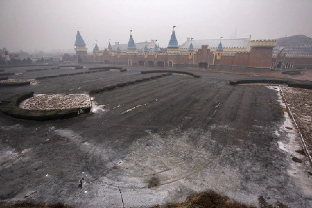 สวนสนุกยักษ์จีนถูกตัดงบสร้างปล่อยร้าง