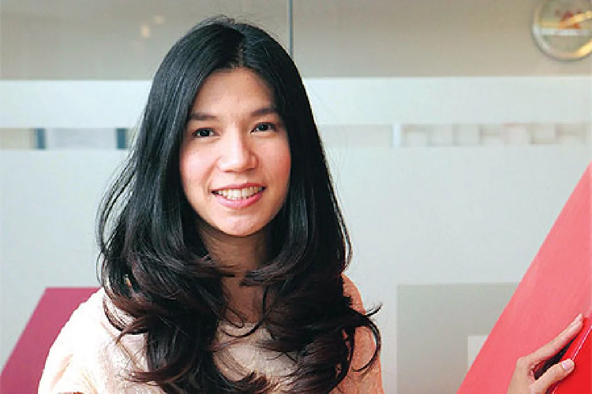 สาวนักการตลาดสุดแอ็กทีฟ สุรีรัตน์ โมฬีชาติ
