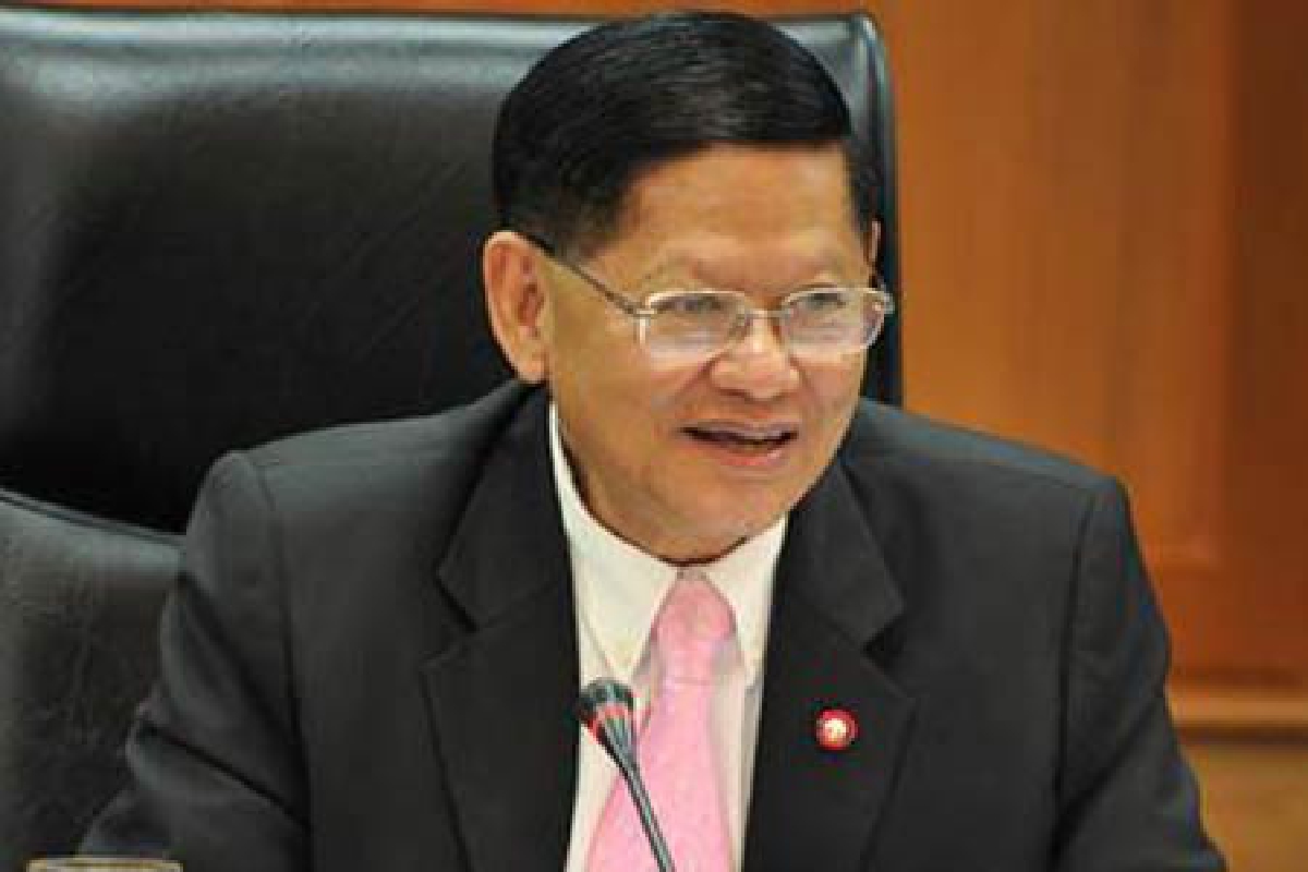 ชุมพลจี้แก้รธน.สมัยประชุมนี้ ชุมพลจี้แก้รธน.สมัยประชุมนี้